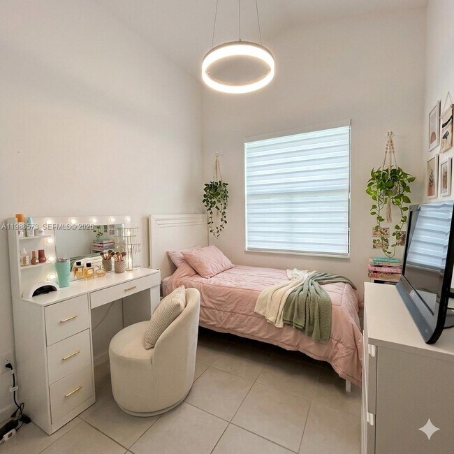 Photo - 312 NW 36th Ave