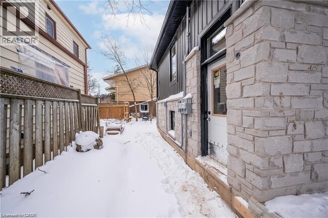 Photo - 18 Hincks St Unit B