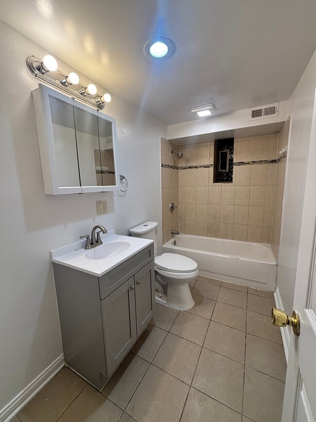 Photo - 1626 N Kildare Ave Unit basement/garden