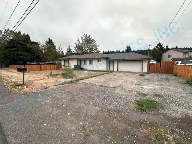 Building Photo - Charming 2-Bedroom Retreat with 2 Full Bat... Rental