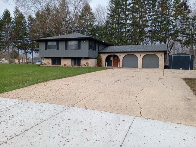 Building Photo - 4N580 Chatham Ct