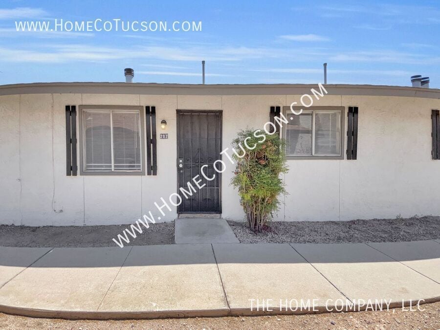 Photo - 207 W LEE ST-