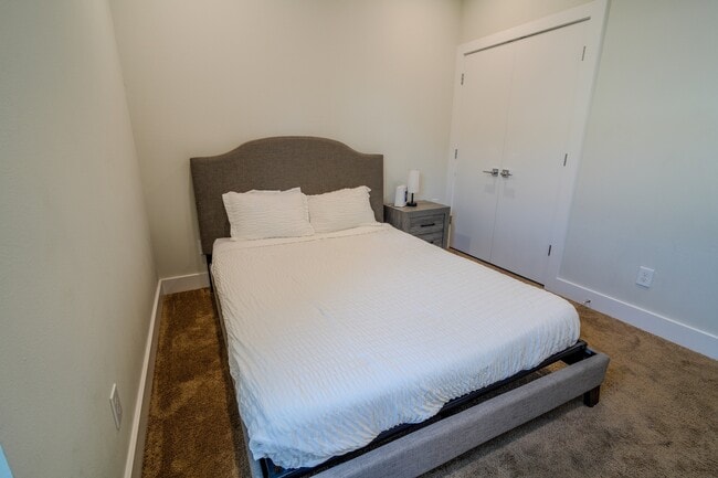 Building Photo - 615 Northew St