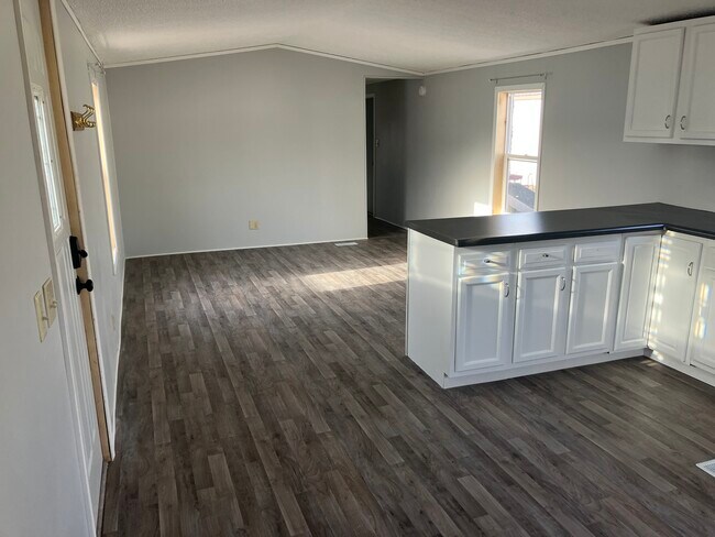 Photo - 55 E Riling St