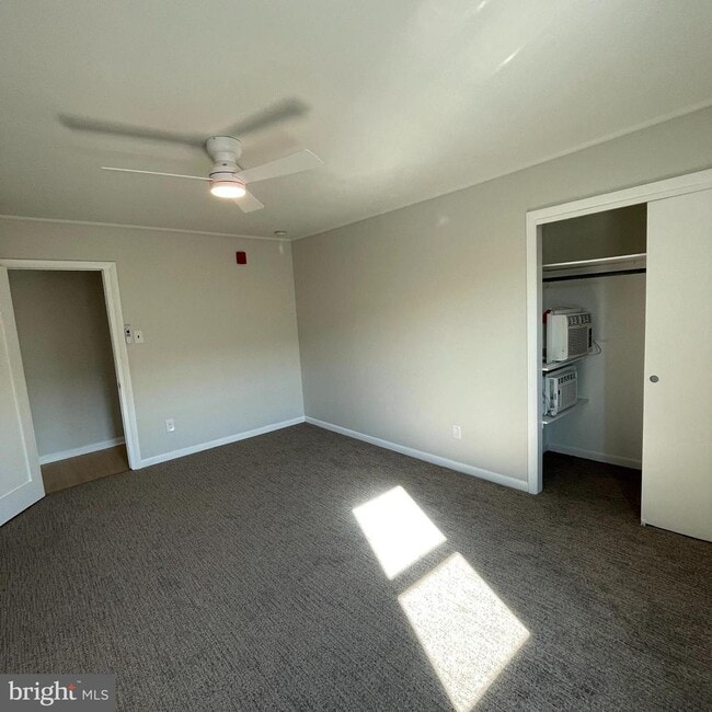 Photo - 2721 E Somerset St