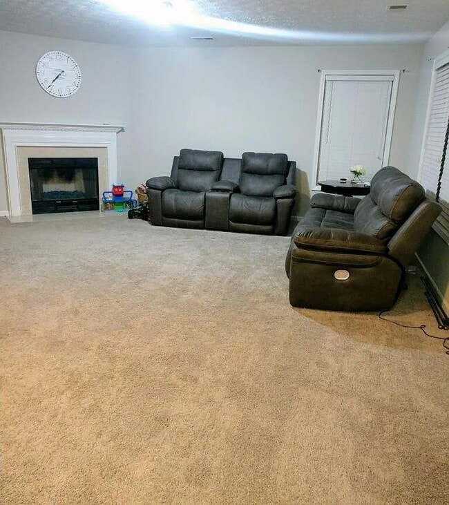 Photo - 363 Weatherstone Pl