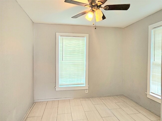 Photo - 217 Cockerel St Unit C