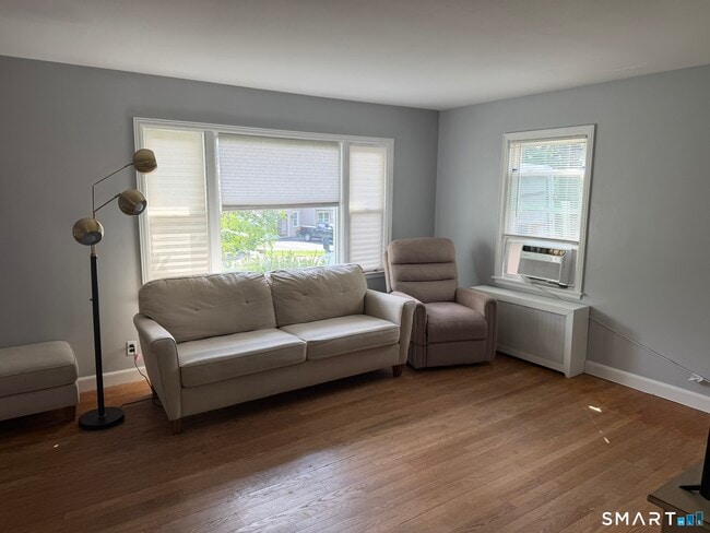 Photo - 156 Forest St