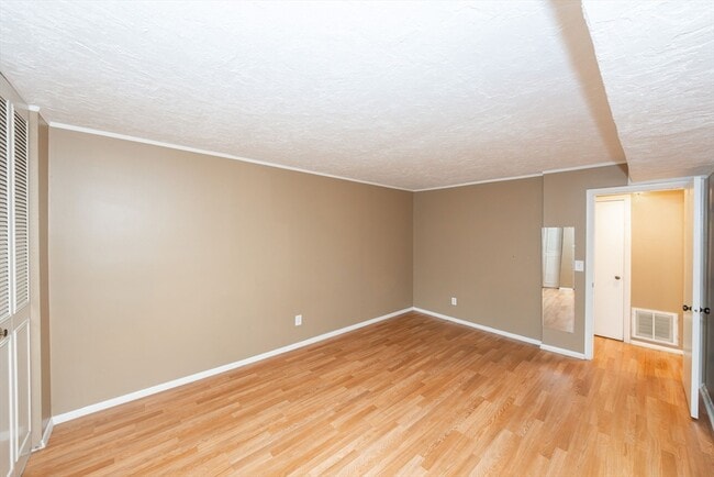 Photo - 30 Shrewsbury Green Dr Unit G