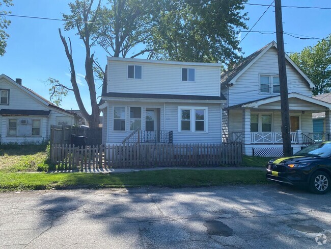 Building Photo - 3214 W 71st St Rental