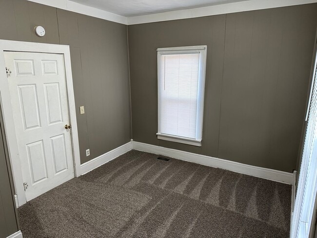 Photo - 511 W Grand Ave
