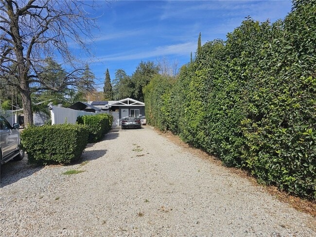 Building Photo - 35278 Acacia Ave Unit 2