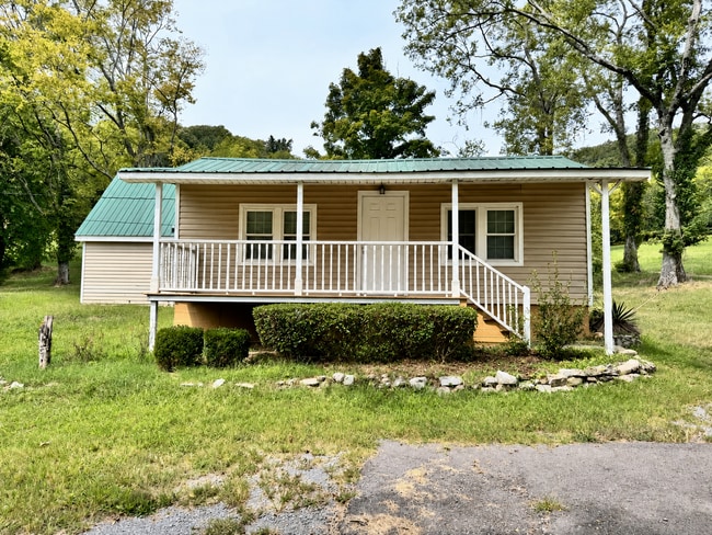 Photo - 1447 Franklin Rd