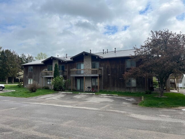 8 Unit Built 1980
