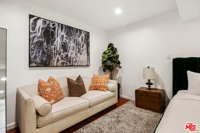 Photo - 917 N Curson Ave Unit #21