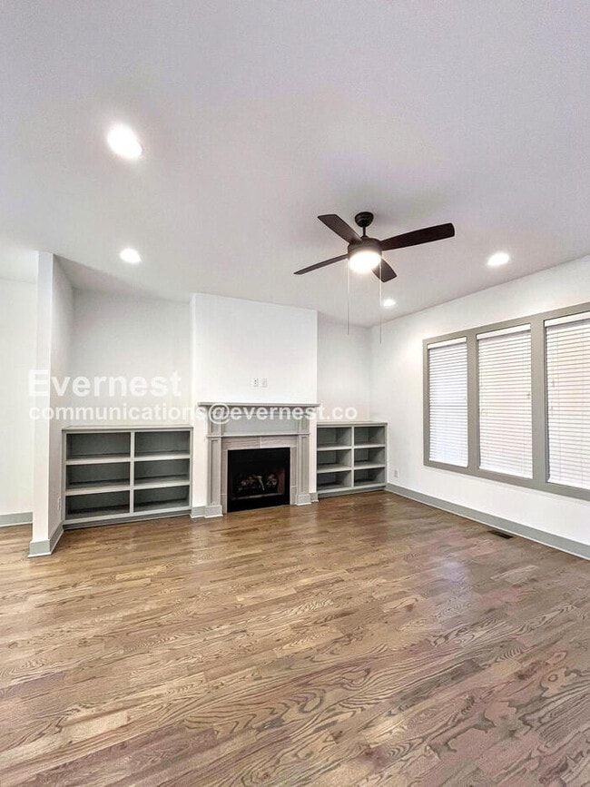 Photo - 915B Caruthers Ave