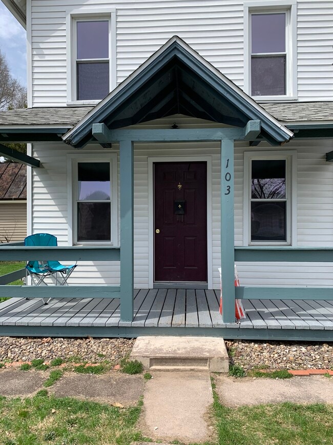 Building Photo - 103 Green St Rental