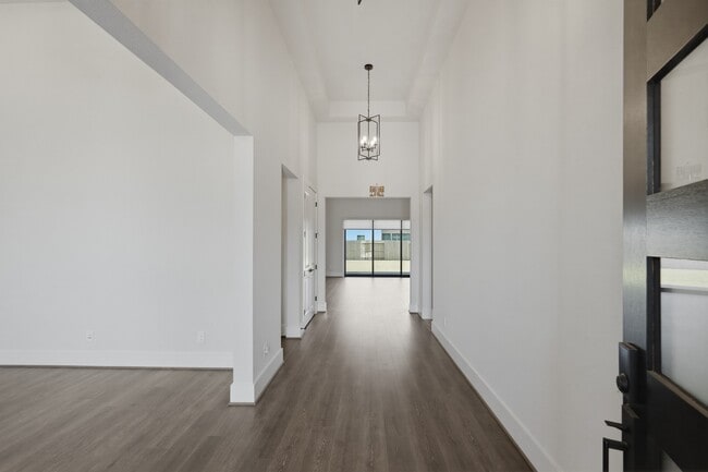 Photo - 2030 Highland Moss Rd