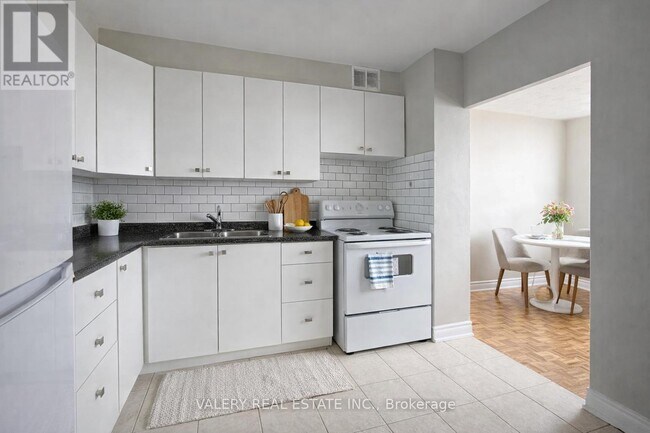 Photo - 890 Jane St Unit 1202