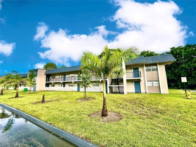 Building Photo - 7900 Fairview Dr Unit 106 Rental