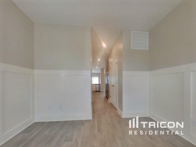 Photo - 1021 Crescent Moon Lp