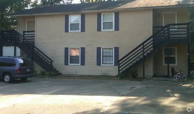 Building Photo - 2313 Sylvan Ct Unit 2313B Sylvan Ct Rental