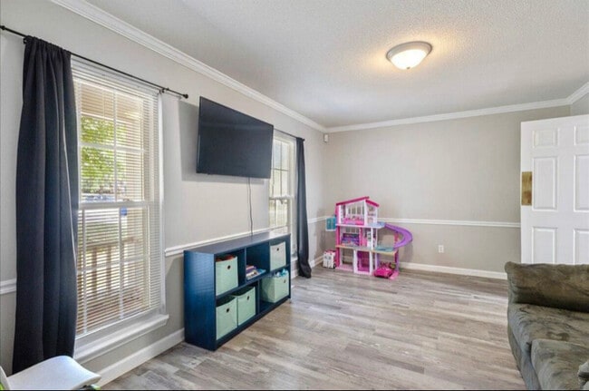 Photo - 126 Sugar Maple Ln