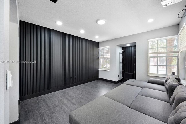 Photo - 1010 Belmont Pl Unidad 1010