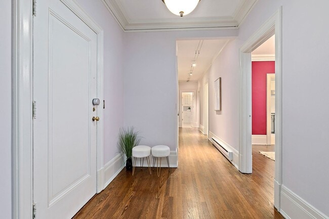 Photo - Historic Charm 2 Bed 1 Bath Condo on First Hill