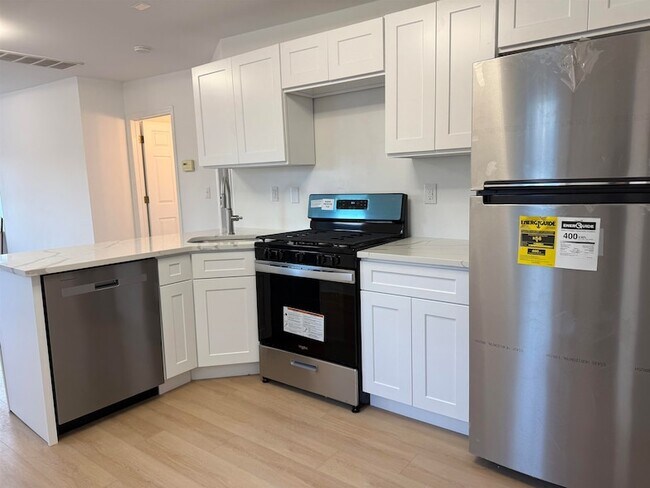 Photo - 9007 Riverside Pl