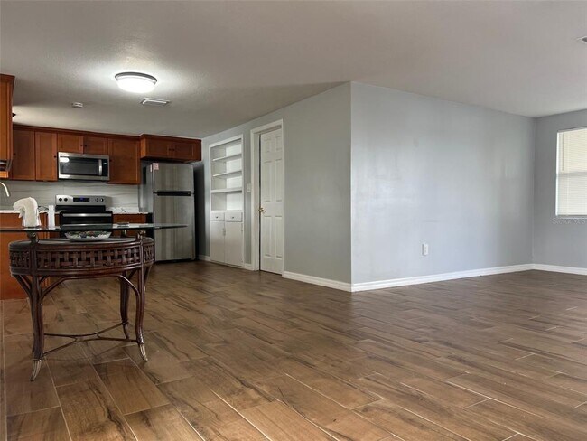 Photo - 5046 Victoria Ln