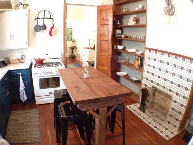 Kitchen - 2815 Ursulines Ave Unit 2815