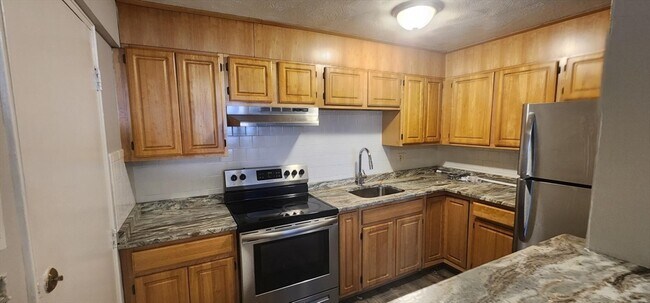 Building Photo - 55 Elmwood Park Unit 12