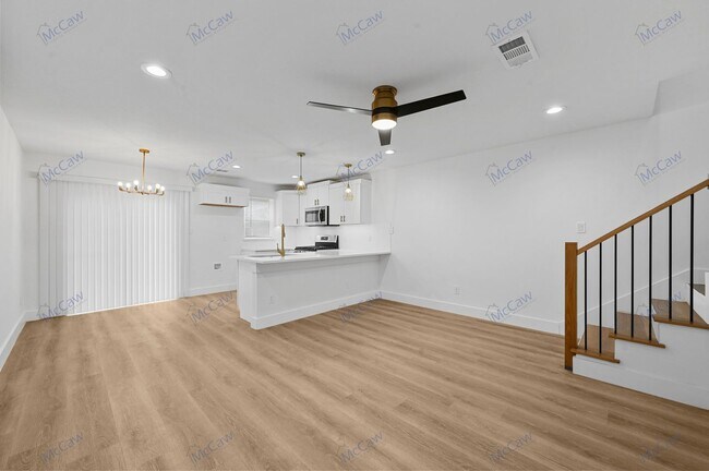 Photo - Gorgeous 3/2.5 Duplex in Greenville!