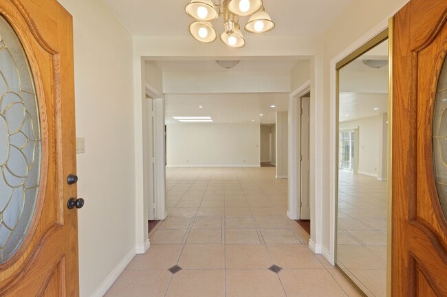 Photo - Spacious Mission Hills Home – Modern Comfo...