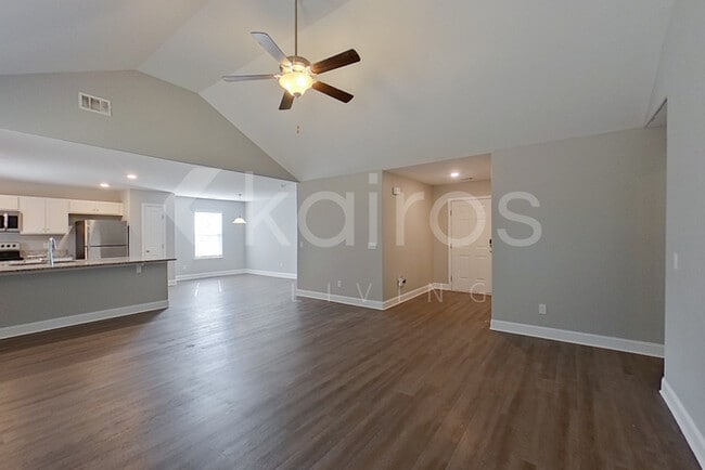 Photo - 110 Western Red Cedar Dr