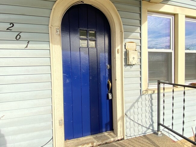 Photo - 261 Vine St Unidad 1