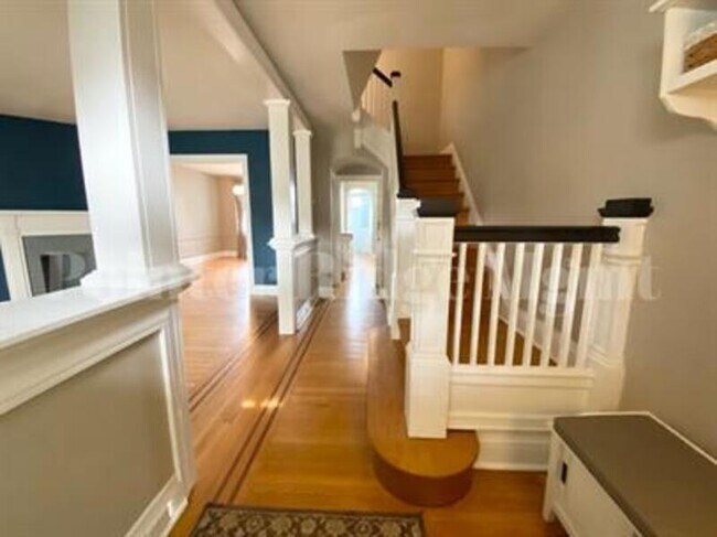 Photo - 1108 E 36th St