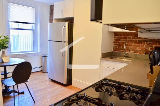 Photo - 34 E Springfield St