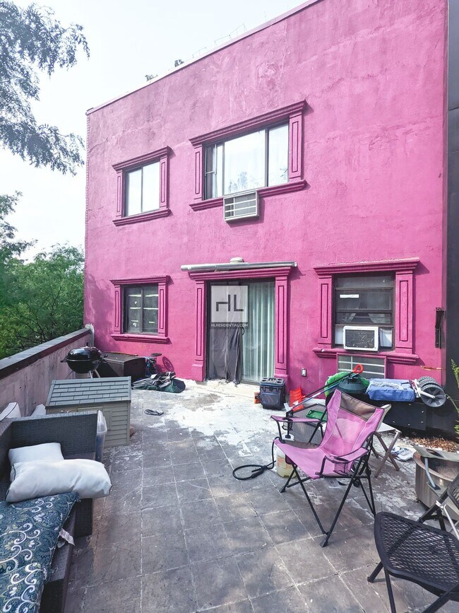 Photo - BROADWAY Unit 2B