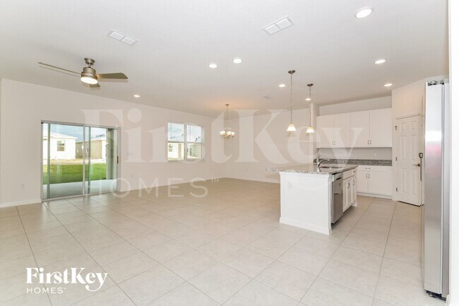 Photo - 327 Corbel Ln
