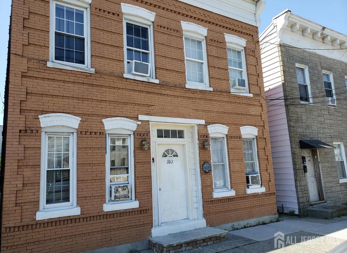 Photo - 383 Market St