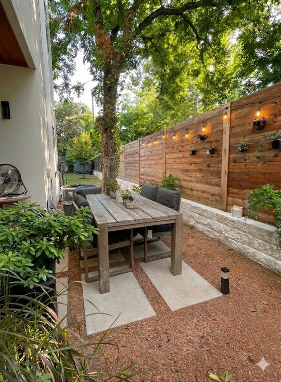 Photo - 409 Clover Ct