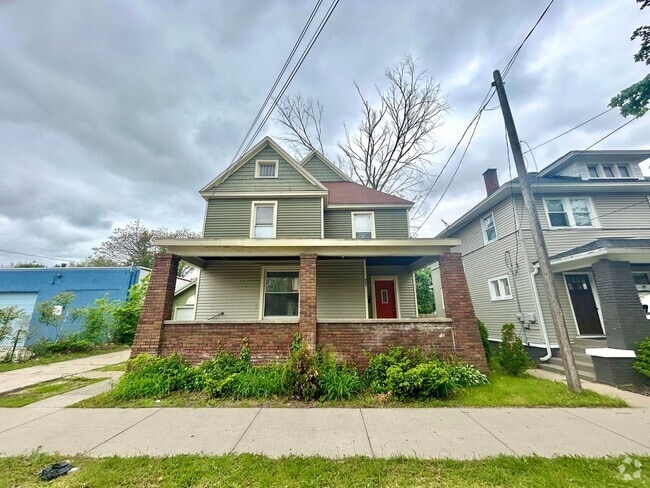 Building Photo - 743 Neland Ave SE Unit #2 Rental