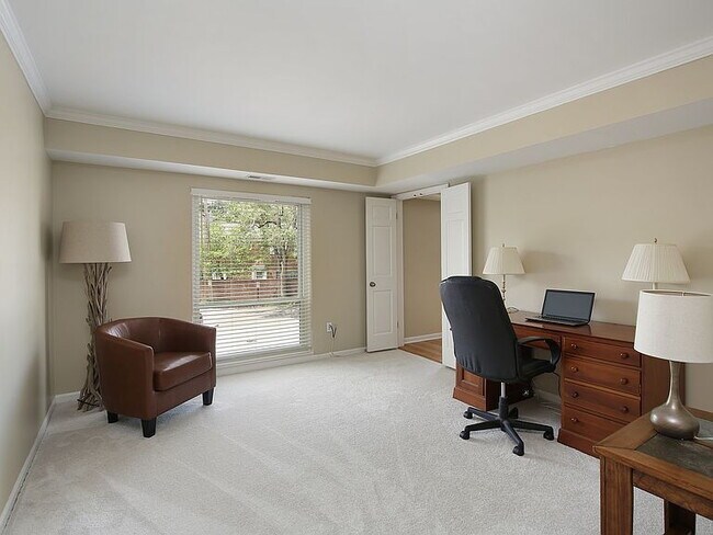 Photo - 134 Green Bay Rd