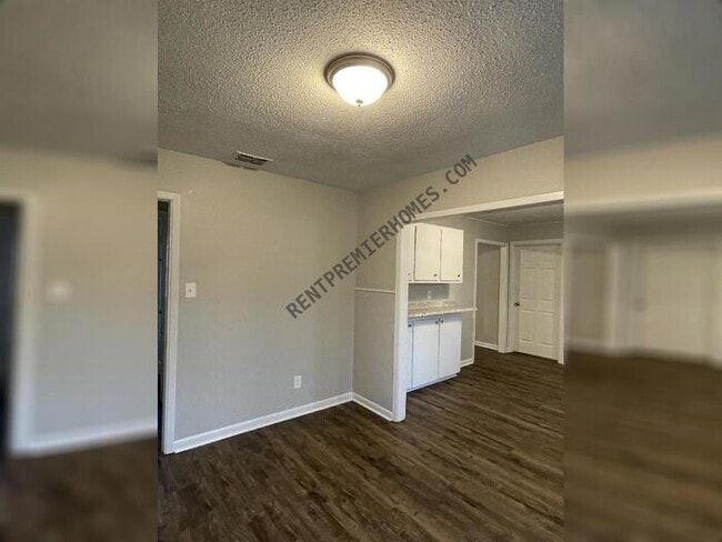 Photo - 7400 Debbie Dr