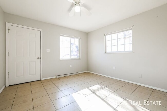 Photo - 881 E Egbert St