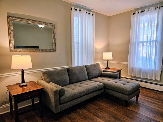 Photo - 279 W Main St