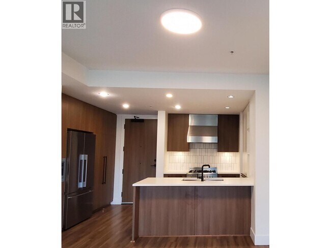 6933 Cambie St.