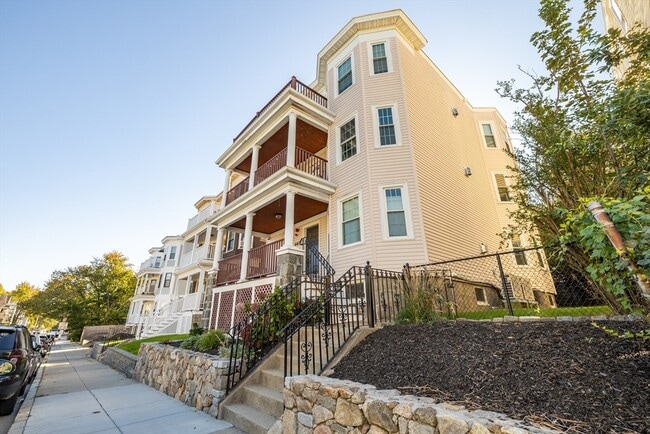 Building Photo - 465 Ashmont St Unit 2